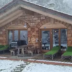 Casa Royal - Schoenes Und Komfortables Blockhaus Mit Aussensauna Und Beheizbarem Whirl-pool *