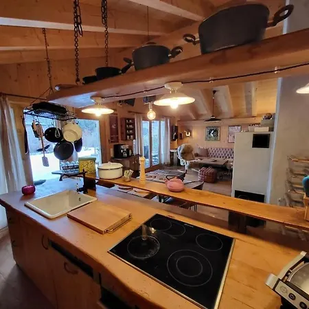 Casa Royal - Schoenes Und Komfortables Blockhaus Mit Aussensauna Zum Wohlfuehlen Vakantiehuis