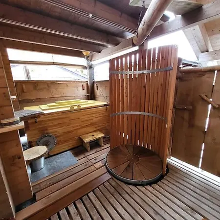Holiday home Casa Royal - Schoenes Blockhaus Mit Aussensauna Und Bade-bottich *