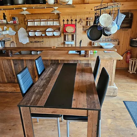 Casa Royal - Schoenes Und Komfortables Blockhaus Mit Aussensauna Zum Wohlfuehlen Vakantiehuis
