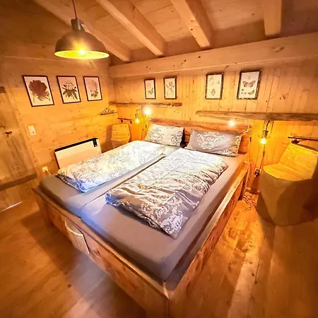 Casa Royal - Schoenes Und Komfortables Blockhaus Mit Aussensauna Und Beheizbarem Whirl-pool ザンクト・エングルマール