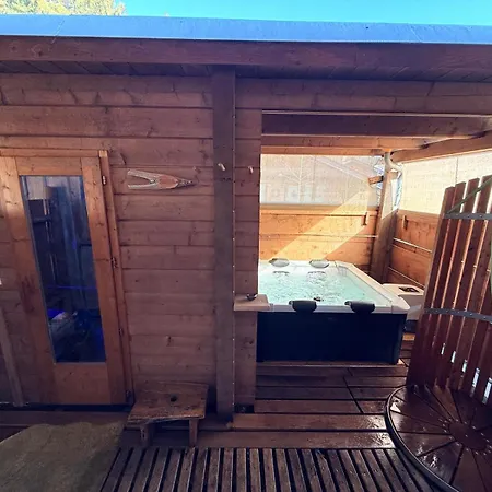 Casa Royal - Schoenes Und Komfortables Blockhaus Mit Aussensauna Und Beheizbarem Whirl-pool 別荘 ザンクト・エングルマール